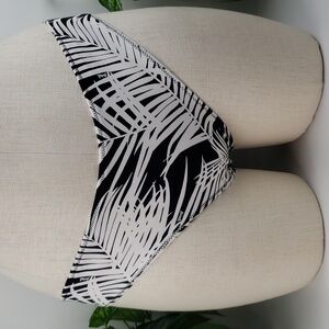 Victoria's Secret Bikini Bottoms Black White Tropical sz Large